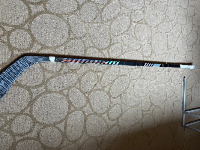 Used Intermediate Warrior Novium Left Hand Hockey Stick W28