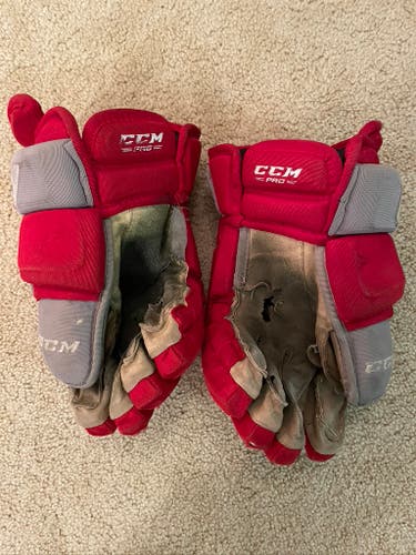Used CCM HG 4R Pro Gloves 14"