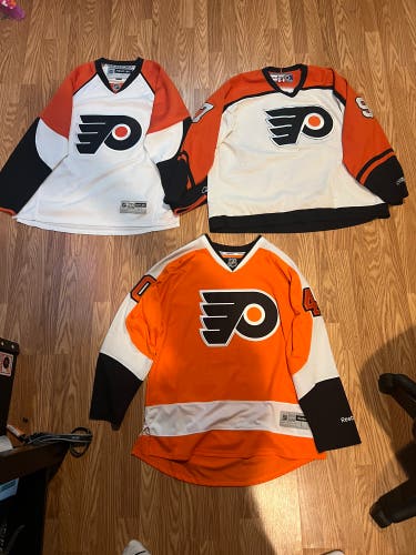 3 Philadelphia Flyers jerseys (size L-XXL)