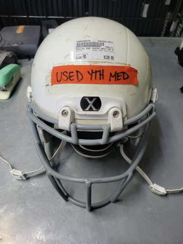 Used Xenith X2e Youth 2015 Md Football Helmets