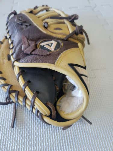 Used Akadema Ahc94 1st Base Glove 11 1 2" First Base Gloves
