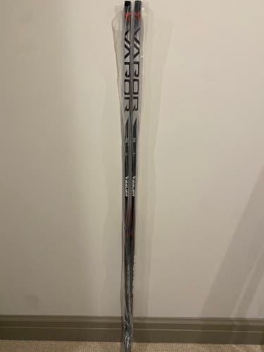Brand new Bauer Vapor Hockey Sticks. Right Shot. P28. 77 flex. L5.