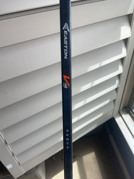 New Senior Easton Right Handed Pro Stock V9 Hockey Stick
