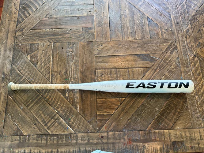 Easton Ghost Unlimited EXT Composite 22 oz 32" Ghost Bat