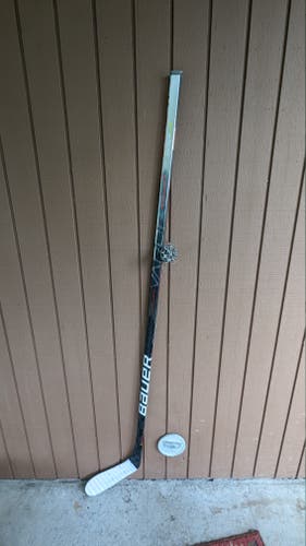 Used Senior Bauer Vapor Hyperlite Right Handed Hockey Stick P28