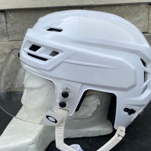 CCM Tacks 710 Pro Stock Hockey Helmet Oakley Visor Combo Medium White 3638