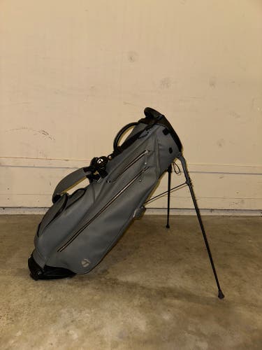 Used TaylorMade Vessel Lite Lux Golf Bag - Gray (PRICE NEGOTIABLE)