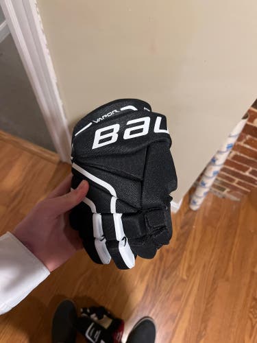 Used  Bauer 10" Pro Stock Vapor X 60 Gloves