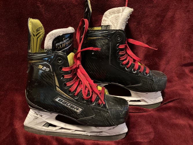 Used Junior Bauer Regular Width Size 3 Supreme S29 Hockey Skates