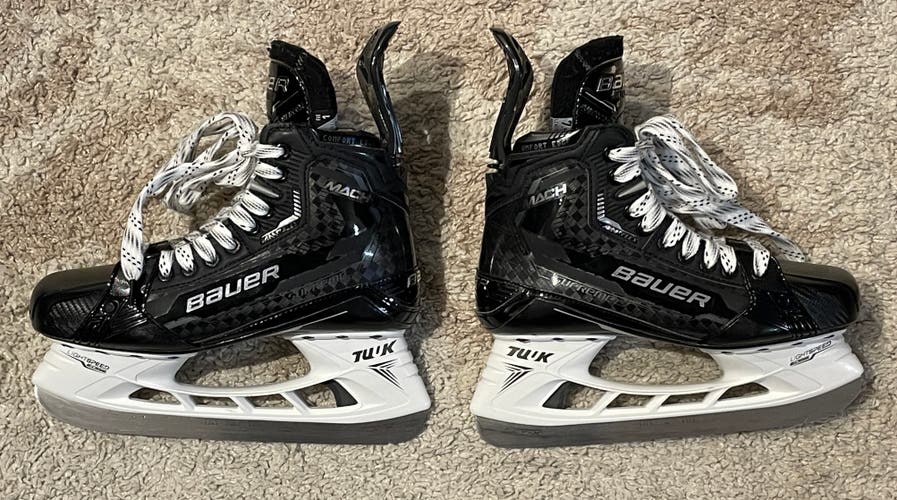 Bauer Supreme Mach Hockey Skates Size 7.5 Fit 1