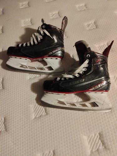 Used Senior Bauer Vapor X2.7 Hockey Skates 12