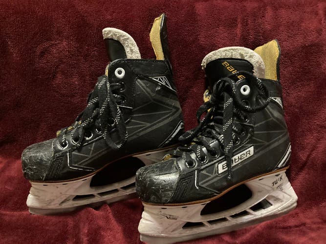 Used Junior Bauer Regular Width Size 2 Supreme S160 Hockey Skates