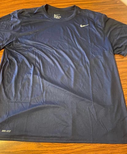 The Nike Tee Pro Dri Fit Men’s Medium Shirt