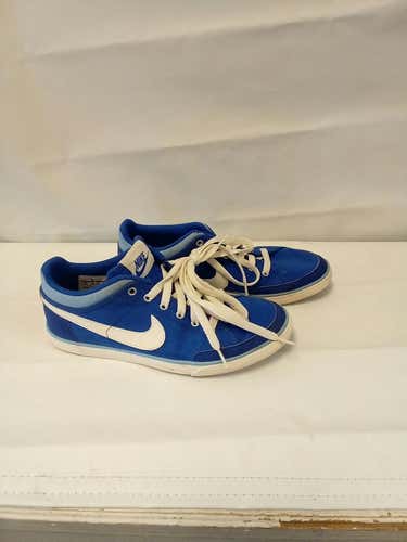 Used Nike Senior 9 Volleyball Shoes