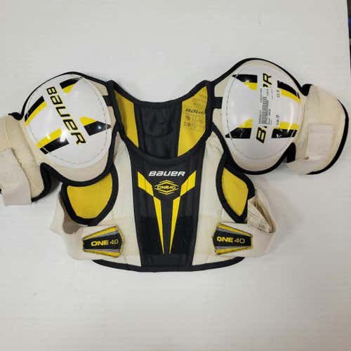 Used Bauer One40 Sm Hockey Shoulder Pads