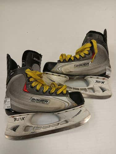 Used Bauer Vapor X40 Intermediate 5.5 Ice Hockey Skates