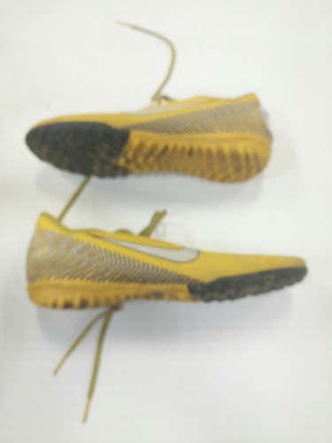 Used Nike Senior 6 Indoor Soccer Turf Shoes