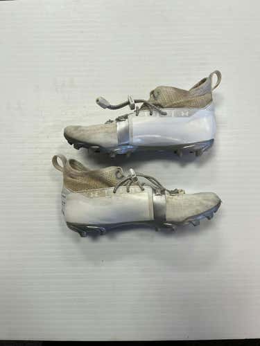 Used Under Armour Junior 04.5 Football Shoes
