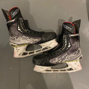 size 6.5 Bauer Vapor Hyperlite Hockey Skates Regular Width