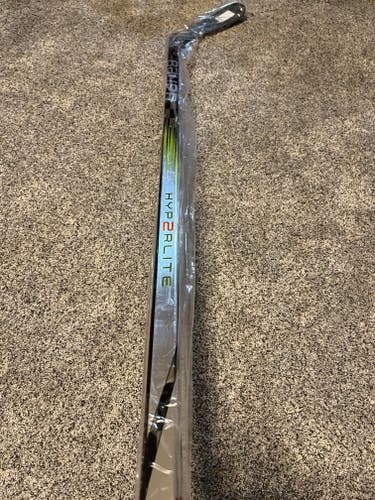 New Senior Bauer Vapor Hyperlite 2 Right Handed Hockey Stick P90TM