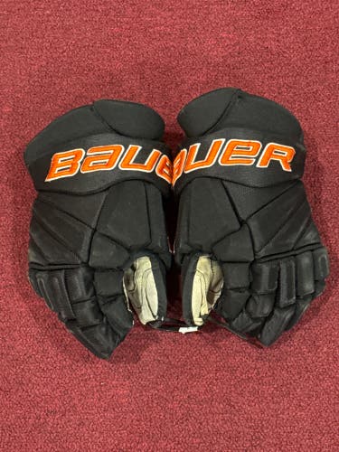 Philadelphia Junior Flyers  Bauer 13" Vapor Pro Team Gloves Item#VTJF
