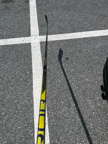 Used Senior Bauer Right Handed Toe Pattern Pro Stock Vapor Hyperlite 2 Hockey Stick