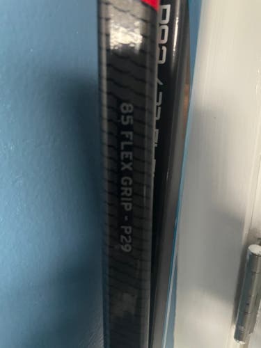 New Senior CCM Left Hand P29  Jetspeed FT670 Hockey Stick