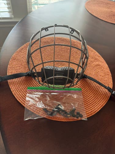 New  FL80 CCM Full Cage Resistance Face Cage