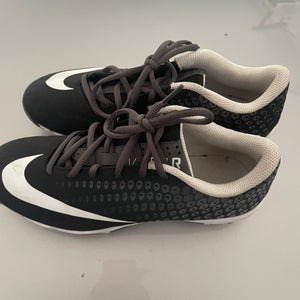 Black Used Size 7.0 (Women's 8.0) Youth Unisex Nike Molded Cleats Cleats