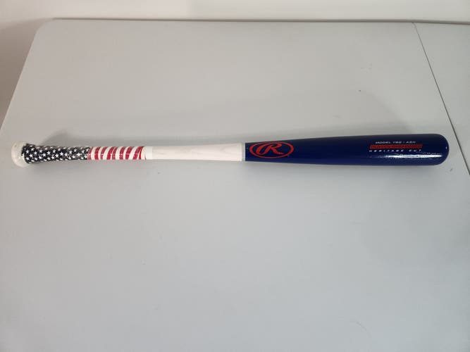 Used Rawlings Adirondack Bat (-7.5) Ash 22.5 oz 30"
