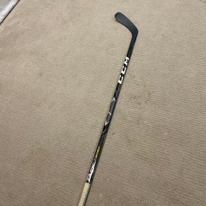 Used Intermediate CCM Left Hand P29  Tacks 9080 Hockey Stick