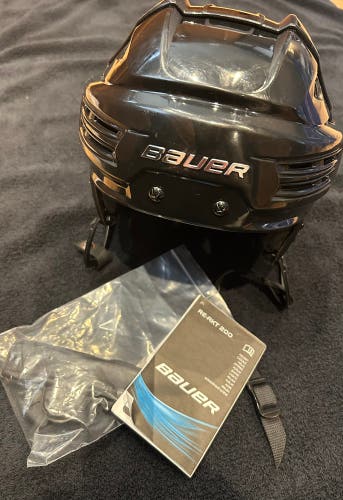 Brand New With Tags Large Bauer Re-Akt 200 Helmet