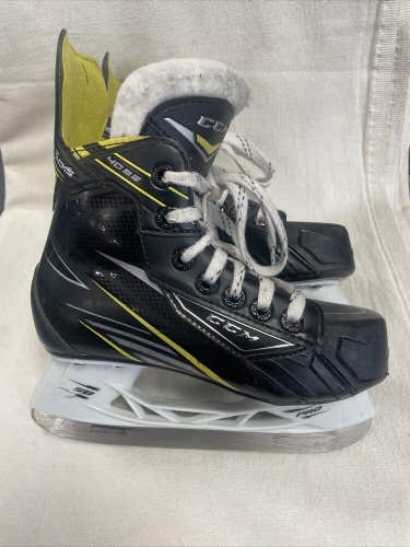 Youth Size 12.5 CCM TACKS 4092 Ice Hockey Skates