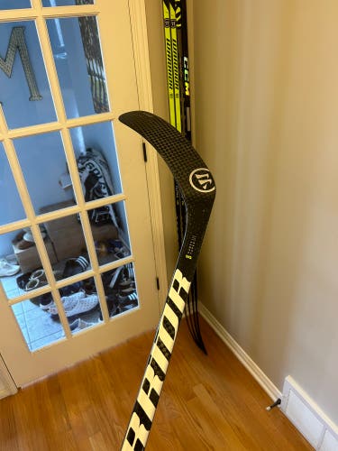 New Senior Warrior Right Handed  Alpha LX2 Hockey Stick
