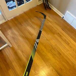 New Senior Warrior Right Handed W28  Alpha LX2 Hockey Stick