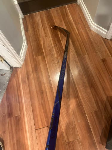 Bauer Hyperlite 2 Hockey Stick