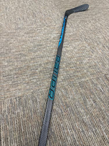 Used Senior Bauer Right Handed P28 70 Flex Pro Stock Nexus E5 Pro Hockey Stick