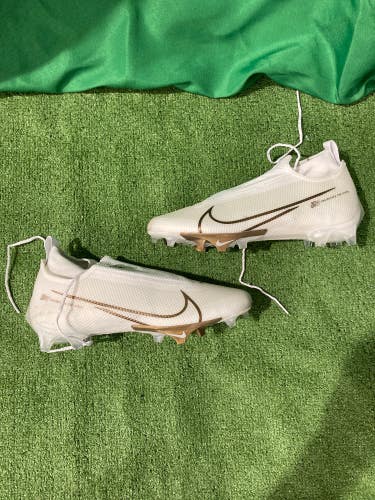 White Used Size 10 (Women's 11) Adult Men's Nike Vapor edge pro 360 Low Top Cleats Molded Cleats