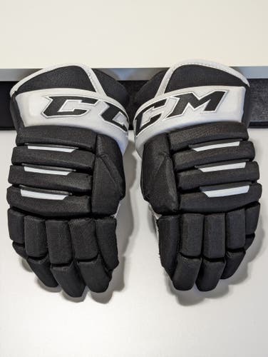 Like New CCM Vector Plus Black/White Gloves Senior 14"