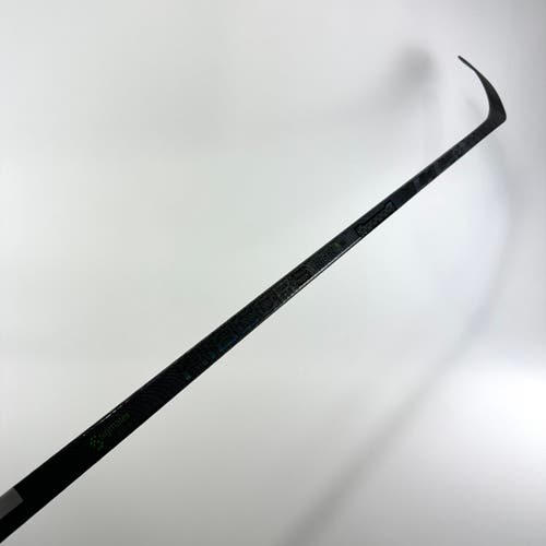 New Right CCM Ribcore Trigger 6 Pro | 80 Flex P28 Curve Grip | Steen | C187