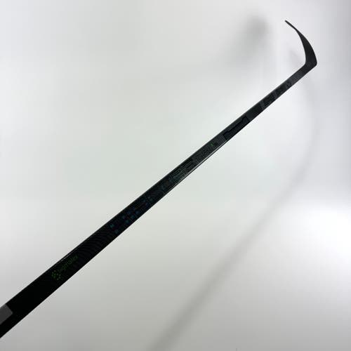 New Right CCM Ribcore Trigger 6 Pro | 75 Flex P90M Curve Grip | Wiesblatt | C183