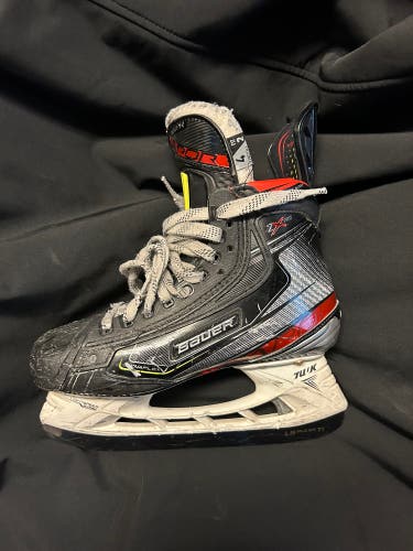 Used Bauer  Size 4 Vapor 2X Pro Hockey Skates