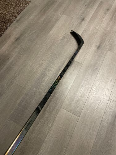 **BRAND NEW**  Intermediate CCM Right Handed P28  FT Ghost Hockey Stick