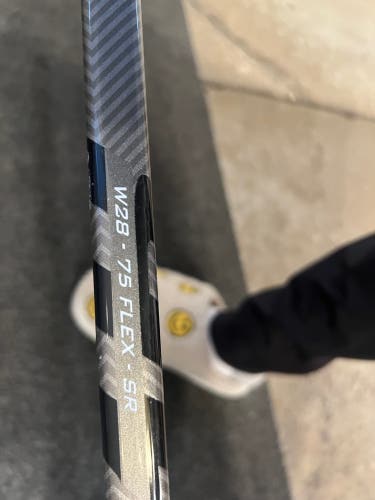 New Warrior Right Handed P28 Alpha Lx 20 Hockey Stick