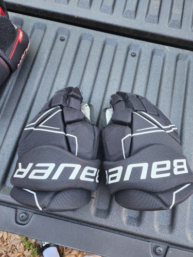 Used Bauer NSX Gloves 8"