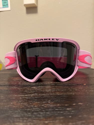 Used Women's Oakley Ski Goggles