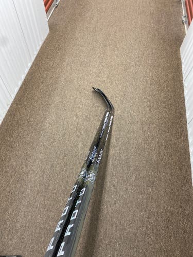 NEW TWO PACK Bauer Right Handed P28 Proto-R Hockey Stick