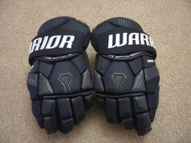 Hockey Gloves-Excellent Condition Warrior Covert QRE 10 Senior Hockey Gloves 15" Navy