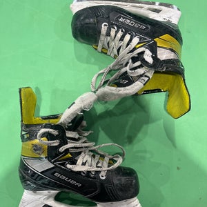 Used Junior Bauer Supreme 3S Hockey Skates Regular Width Size 3