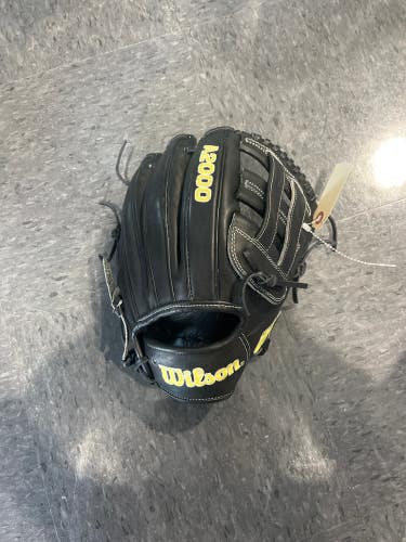 Black Used Wilson A2000 Right Hand Throw Infield Softball Glove 11.5"